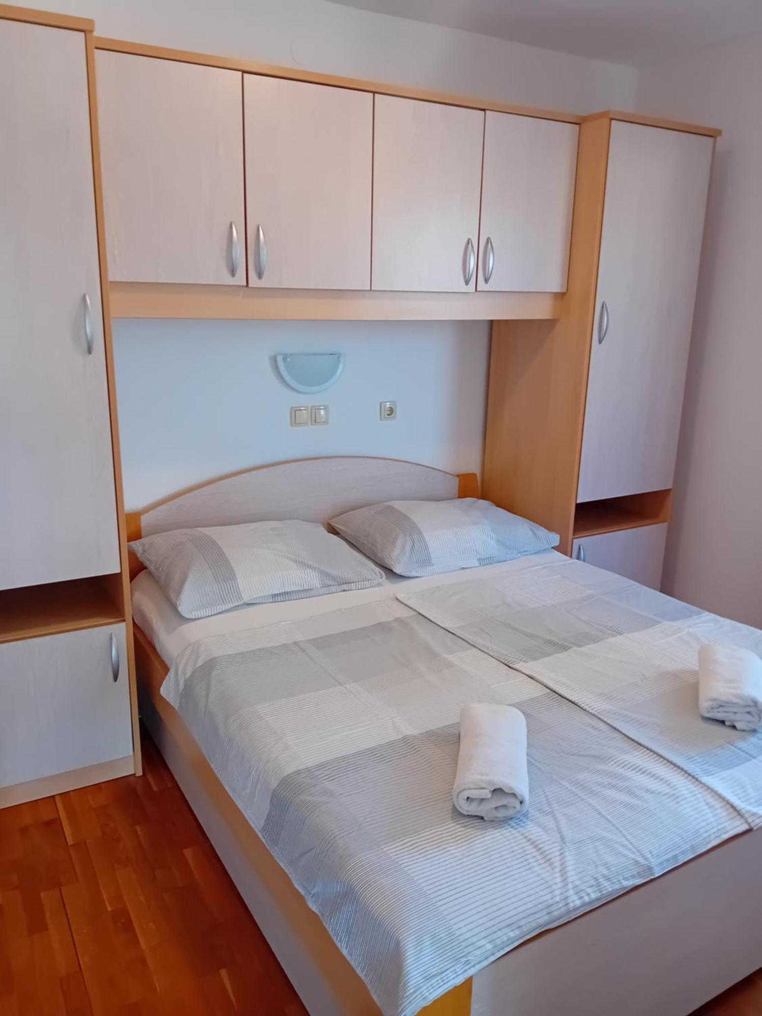 Apartmani Ana I Predrag Lopar Habitación foto